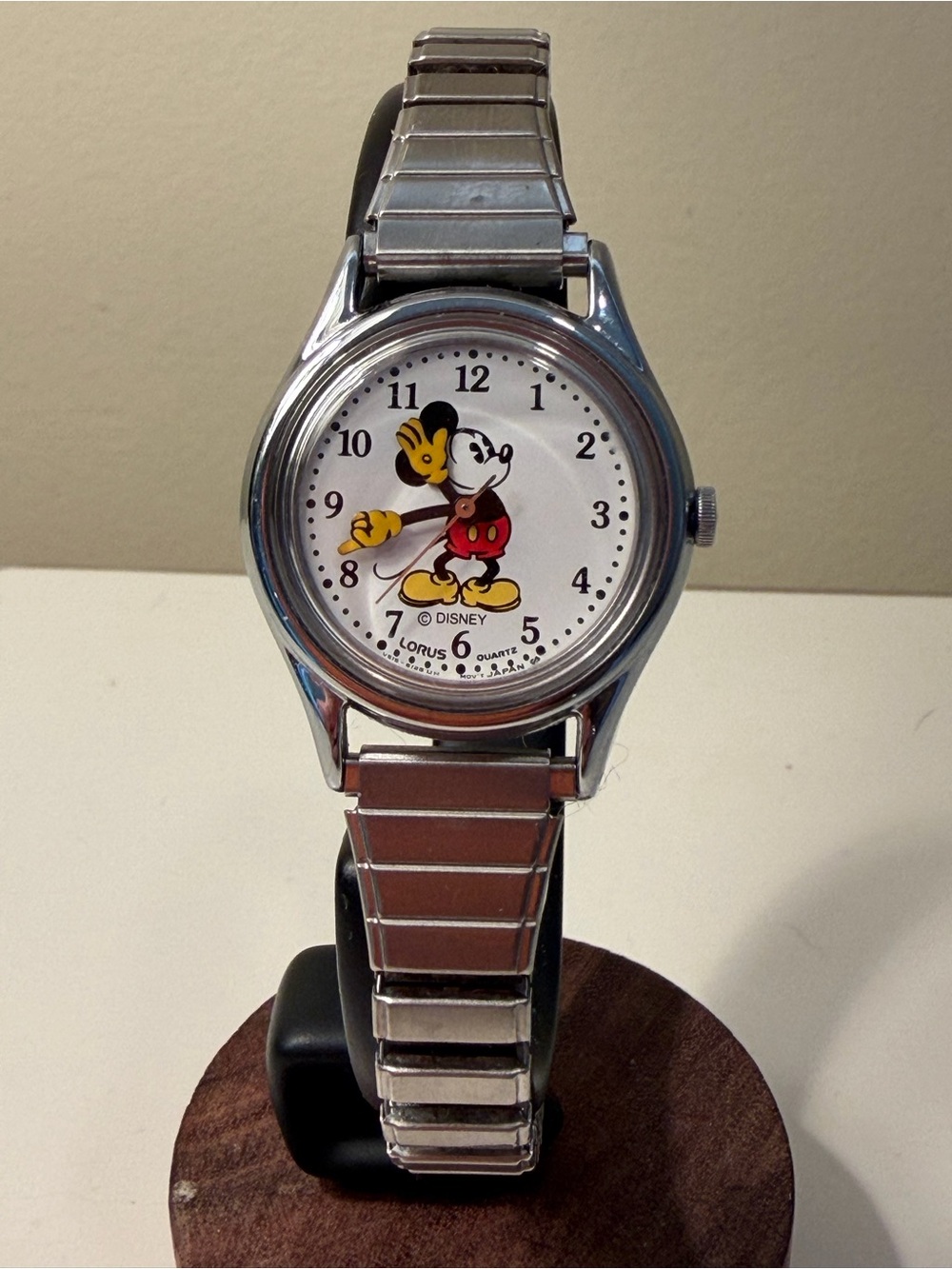 Vintage Lorus Disney Mickey Mouse Watch – 26mm | Stainless Steel Expansion Band